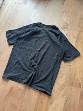 Vintage 90s faded black tee M